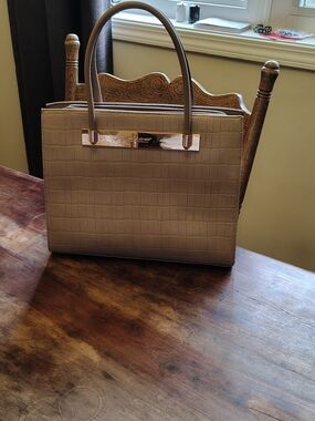 Structured Croc-Embossed Hand Bag in Taupe